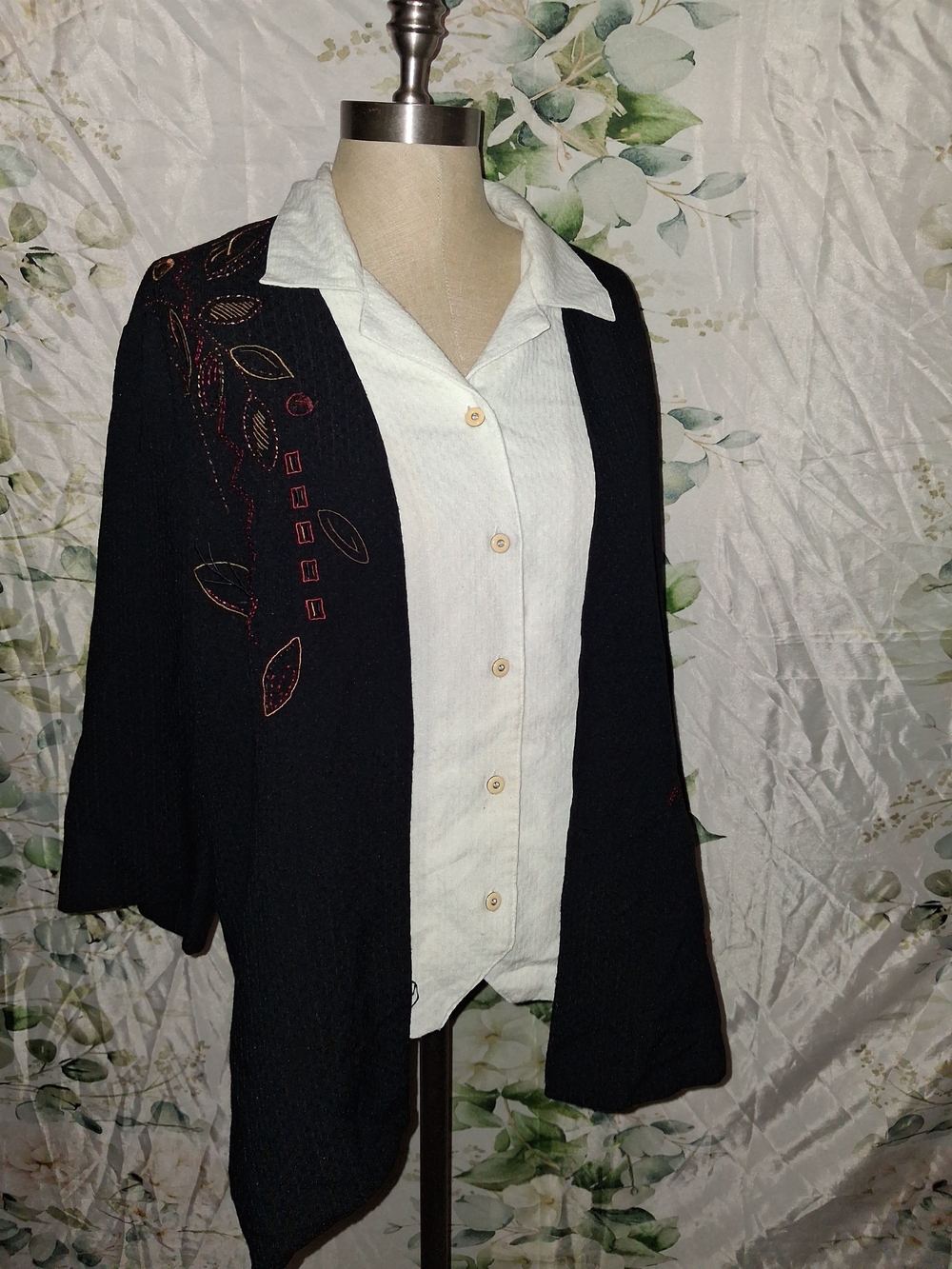 5For$12 Button Up Top With Embroidery